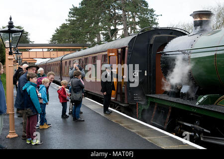 Train à vapeur de la gare de Broadway, Gloucestershire et fer à vapeur de Warwickshire, Worcestershire, Royaume-Uni Banque D'Images