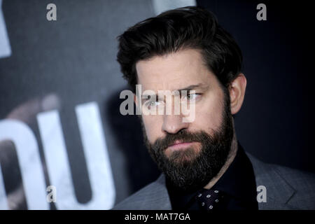 John Krasinski participant à la 'un lieu calme' premiere à AMC Lincoln Square le 2 avril 2018 à New York. | Verwendung weltweit Banque D'Images