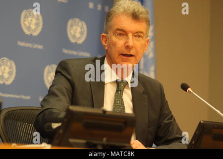 Nations Unies, New York, USA. 4 avril, 2018. L'Allemagne est ambassadeur à l'ONU Christoph HEUSGEN a parlé à la presse sur les mines terrestres et d'action antimines des Nations Unies. Photo : Matthew Russell Lee / Inner City Press Crédit : Matthew Russell Lee/Alamy Live News Banque D'Images