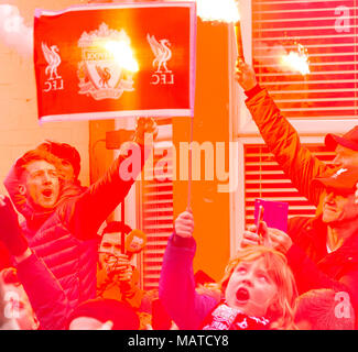 Anfield, UK. 4ème apr 2018. Anfield, Liverpool, Angleterre ; quart de finale de la Ligue des Champions, première étape, Liverpool v Manchester City, Liverpool FC fans d'avance Crédit : Nouvelles Images/Alamy Live News Banque D'Images
