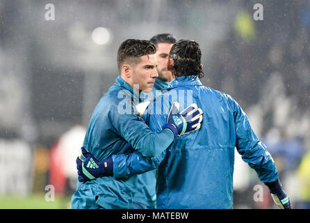 Turin, Italie. 3ème apr 2018. L'équipe du Real Madrid au cours de la Ligue des Champions quarts de finale 1ère manche match de football entre la Juventus et le Real Madrid CF à Allianz Stadium le 03 avril 2018 à Turin, Italie. Crédit : Antonio Polia/Alamy Live News Banque D'Images