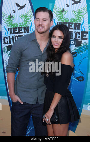 UNIVERSAL CITY, CA - le 08 août : Channing Tatum Jenna Dewan arrive au 2010 Teen Choice Awards au Gibson Amphitheatre le 8 août 2010 à Universal City, en Californie. People : Channing Tatum Jenna Dewan Banque D'Images