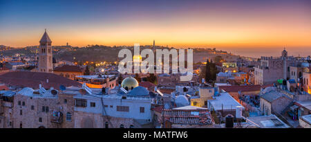 Jérusalem. Paysage urbain panoramique libre de la vieille ville de Jérusalem, Israël au lever du soleil. Banque D'Images