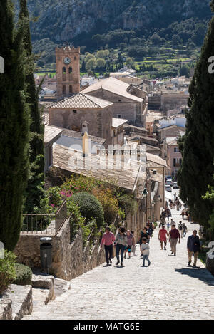 Majorque, Pollensa, Puig del Calvari, Treppe zum Kalvarienberg. Blick vom Oratorium auf die Stadt Banque D'Images