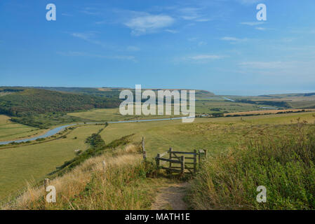 Cuckmere qui traverse la rivière Cuckmere Valley dans les South Downs, East Sussex, England, UK Banque D'Images