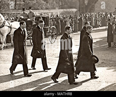 Les membres de la famille royale à la procession funéraire du roi George V Banque D'Images