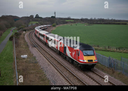 Un Virgin Trains Intercity 125 east coast passe Crimdon (au nord de Hartlepool) avec un train détourné via la côte de Durham en raison de travaux d'ingénierie Banque D'Images