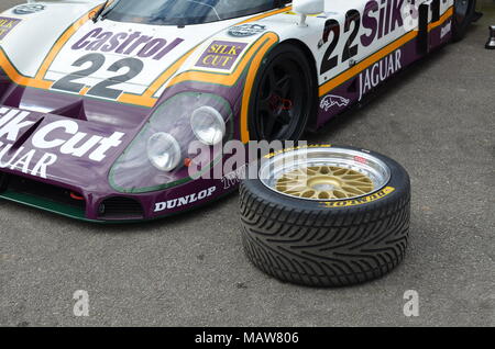 Le Mans Jaguar XJR-9 à la 73 e réunion des membres 2015 Goodwood. Banque D'Images