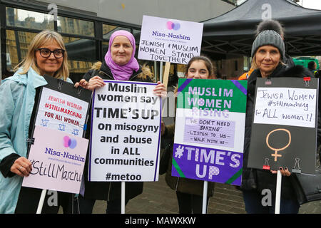 La célébrité, les politiciens, les champions de l'égalité entre les sexes et les activistes féministes rejoint des centaines de personnes pour mars4Femmes, événement organisé par organisé par CARE International comme ils marchent de la place du Parlement à un rassemblement à Trafalgar Square pour marquer la Journée internationale de la femme. Avec : Atmosphère, voir Où : London, Royaume-Uni Quand : 04 mars 2018 Source : WENN Banque D'Images