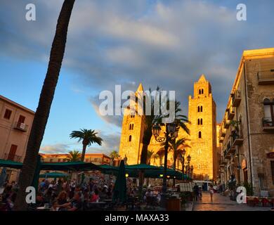 Cefalù, Italie, Sicile le 16 août 2015. Cathédrale de Cefalù, ou Cathédrale Basilique de la Transfiguration. Dans le splendide décor de mosaïques . Banque D'Images