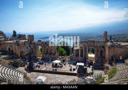 Taormina, Italie, Sicile le 26 août 2015. Le théâtre grec, qui est né d'accueillir des spectacles dramatiques ou musicaux, accueille maintenant le théâtre, les concerts, la D Banque D'Images