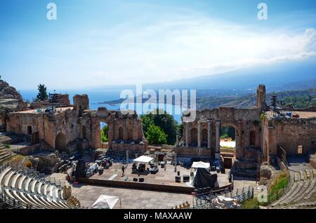 Taormina, Italie, Sicile le 26 août 2015. Le théâtre grec, qui est né d'accueillir des spectacles dramatiques ou musicaux, accueille maintenant le théâtre, les concerts, la D Banque D'Images