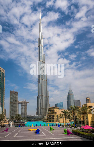 Le Burj Khalifa haut édifice au centre-ville de Dubaï, aux Émirats arabes unis, au Moyen-Orient. Banque D'Images