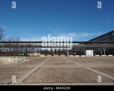 TURIN, ITALIE - CIRCA JANVIER 2018 : pont piétonnier Lingotto Banque D'Images