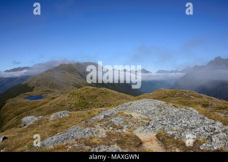 Vue depuis la crête du sommet clé de la Routeburn Track, Fjordland, Nouvelle-Zélande Banque D'Images