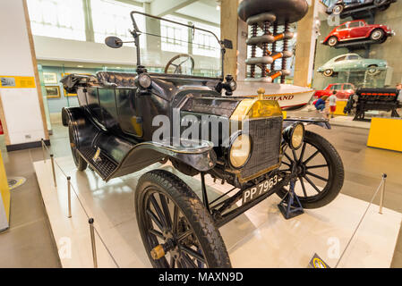 1916 Ford Model T dans le Science Museum, Londres, Royaume-Uni Banque D'Images