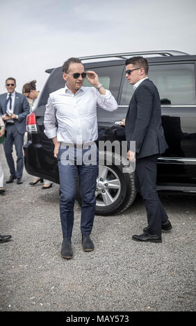 05 avril 2018, la Jordanie, Amman : Ministre des affaires étrangères allemand Heiko Maas du Parti Social-démocrate (C), visite le camp de réfugiés "Al-'asra'. Photo : Michael Kappeler/dpa Banque D'Images