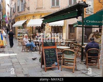 Alley à vieille ville de Grasse, Alpes-Maritimes, France du Sud, France, Europe Banque D'Images