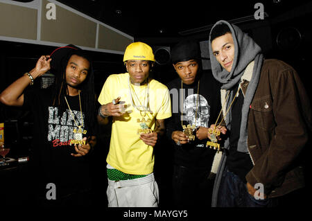 Lil Playboii, Deandre Way aka Soulja Boy, JBar et Khleo Thomas à un studio d'enregistrement le 22 mars 2010 à Los Angeles, Californie. Banque D'Images