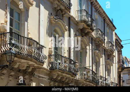 Ville Street view sur l'île d'Ortigia, Syracuse, Sicile, Italie. Belle photo de voyage Sicile. Banque D'Images