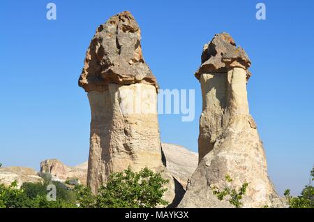 Formations rocheuses uniques de la Cappadoce près de Uchisar en Anatolie centrale, Turquie Banque D'Images