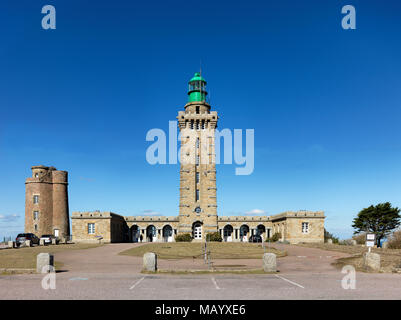 Vieux phare et Phare nouveau phare, Cap Fréhel, Côte d'emeraude, la Côte d'Émeraude, Bretagne, France Banque D'Images