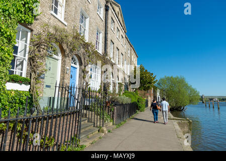 Maisons au bord de la rivière Thames-Strand-On The-Green, Chiswick, Londres, UK Banque D'Images