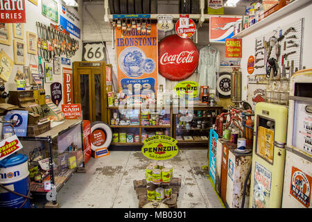 Un ancien garage de l'atelier 60. Banque D'Images