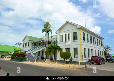 Bâtiment de la Cour suprême à la destination croisière Belize en Amérique centrale est un arrêt populaire sur le navire de croisière des Caraïbes de l'Ouest tour et af Banque D'Images