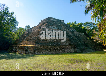 Chacchoben Myan ruines début city à la destination de croisière Costa Maya au Mexique en Amérique centrale est un arrêt populaire sur le navire de croisière des Caraïbes de l'Ouest Banque D'Images