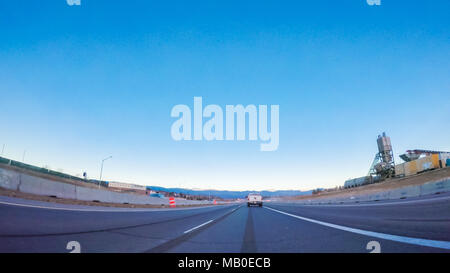 La conduite sur autoroute 470 ab intestat tôt le matin. Banque D'Images