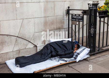 L'Angleterre, Londres, Piccadilly, Rough Sleeper Banque D'Images