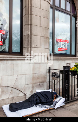 L'Angleterre, Londres, Piccadilly, Rough Sleeper Banque D'Images