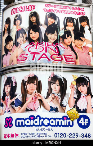 Le Japon, Hoshu, Tokyo, Akihabara, maid café Billboard Banque D'Images