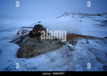 L'Europe, Fumarolen, water, Island, paysages, Namaskard, neige, quartier thermal, l'île volcan, volcanisme, hiver Banque D'Images