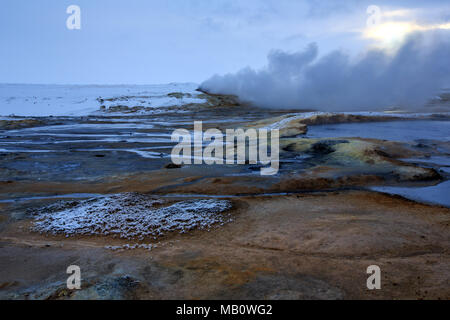 L'Europe, Fumarolen, water, Island, paysages, Namaskard, bourbier, Solfataren, quartier thermal, l'île volcan, volcanisme, hiver Banque D'Images