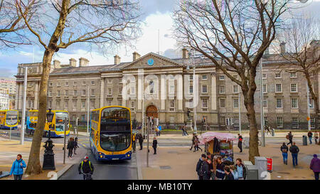 Célèbre Trinity College à Dublin - DUBLIN / IRLANDE - Mars 21, 2018 Banque D'Images