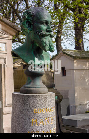 Buste de Manet (1832-1883) sur sa tombe au cimetière de Passy Paris France Banque D'Images