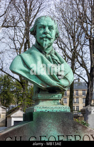 Buste de Charles Geoffroy (1819-1882), un 19e siècle imprimer graveur, cimetière de Passy, Paris, France Banque D'Images