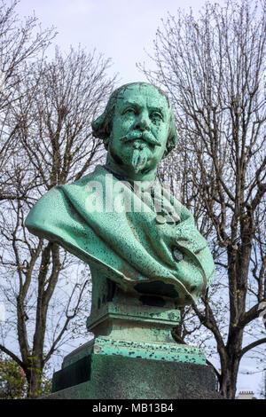 Buste de Charles Geoffroy (1819-1882), un 19e siècle imprimer graveur, cimetière de Passy, Paris, France Banque D'Images