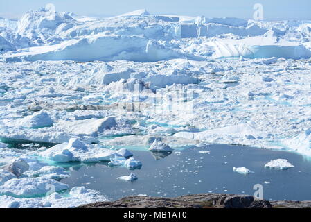 Ilulissat, Groenland, juillet | site du patrimoine mondial de l'| Impressions de la baie de Disko Kangia Jakobshavn | | Fjord glacé d'énormes icebergs dans la mer bleue Banque D'Images