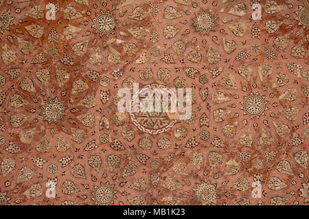 Détail de galeries en stuc de mausolée d'Uljaytu, Sultaniyya, Iran Banque D'Images