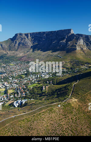 Signal Hill et Table Mountain, Cape Town, Afrique du Sud - vue aérienne Banque D'Images