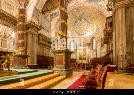 ROME, ITALIE, LE 07 MARS 2018 : photo horizontale de l'autel de l'église Santa Maria Maggiore, situé à Rome, Italie Banque D'Images