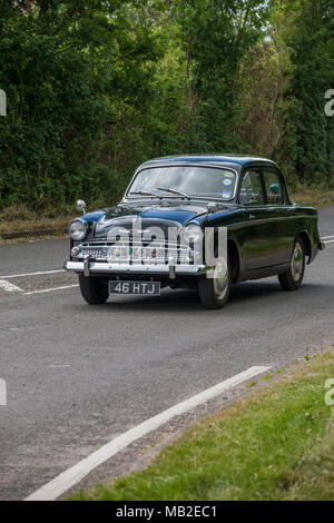 1959 Hillman Minx. Juste à l'extérieur de la vapeur Kelsall Chester attire chaque année une variété de véhicules et machines du patrimoine des propriétaires. Banque D'Images