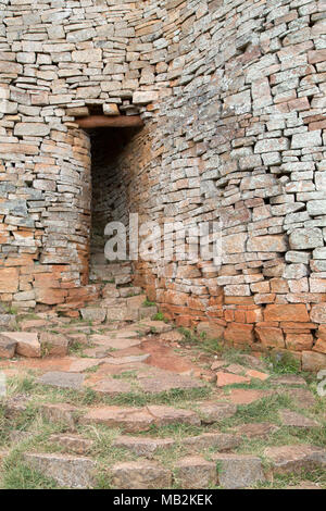 Gateway au Royal Enclusure à près de Grand Zimbabwe Masvingo au Zimbabwe. Banque D'Images