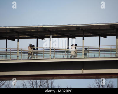 TURIN, ITALIE - CIRCA JANVIER 2018 : pont piétonnier Lingotto Banque D'Images