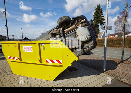 Location de conteneurs à déchets, Rhénanie-Palatinat, Allemagne Banque D'Images