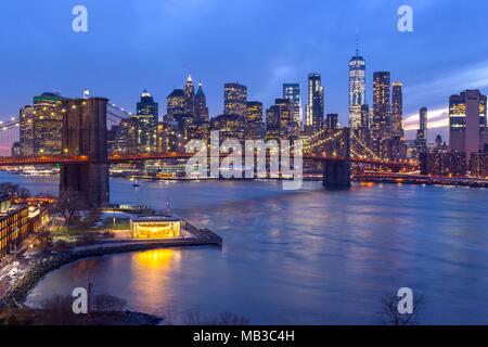 Pont de Brooklyn (©J & W ROEBLING 1876) CENTRE-VILLE RIVIÈRE EAST, MANHATTAN NEW YORK USA Banque D'Images