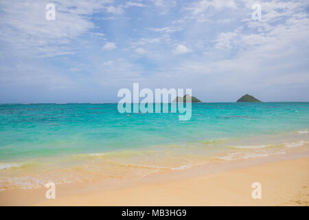 Lanakai Beach et Moks Islands Banque D'Images